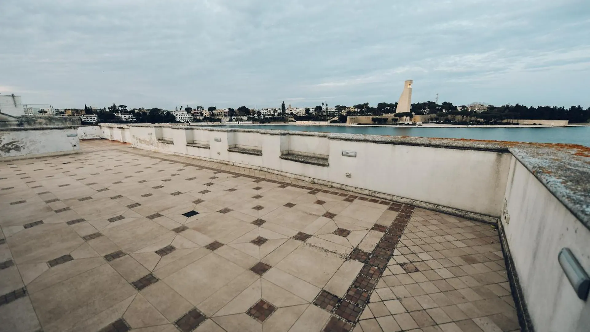 Verso Oriente Brindisi 0*,  Italy